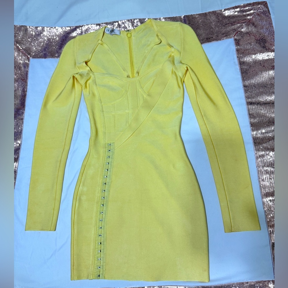 House Of CB Giacomina Elegant Yellow Bandage Dress - Picture 5 of 17